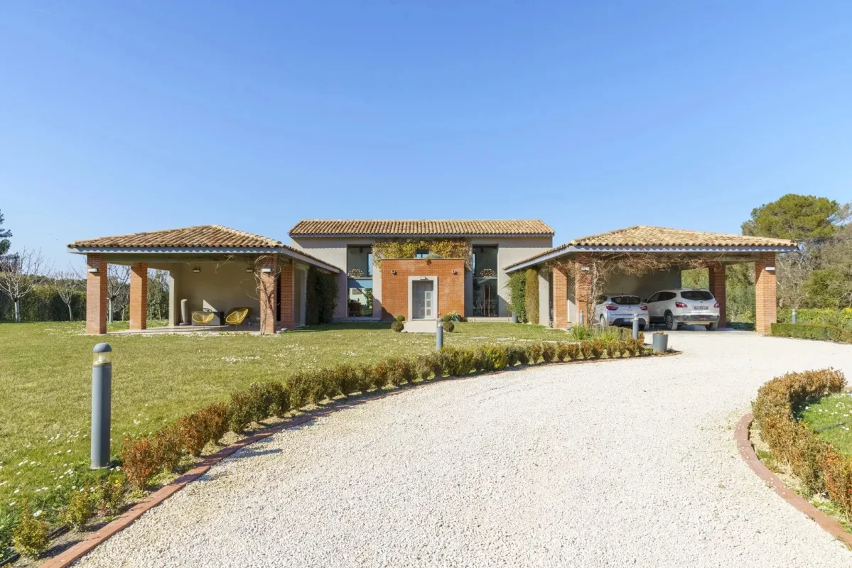 Exceptional Architect-Designed Villa near Aix-en-Provence by Jean-Paul Bernard — 3