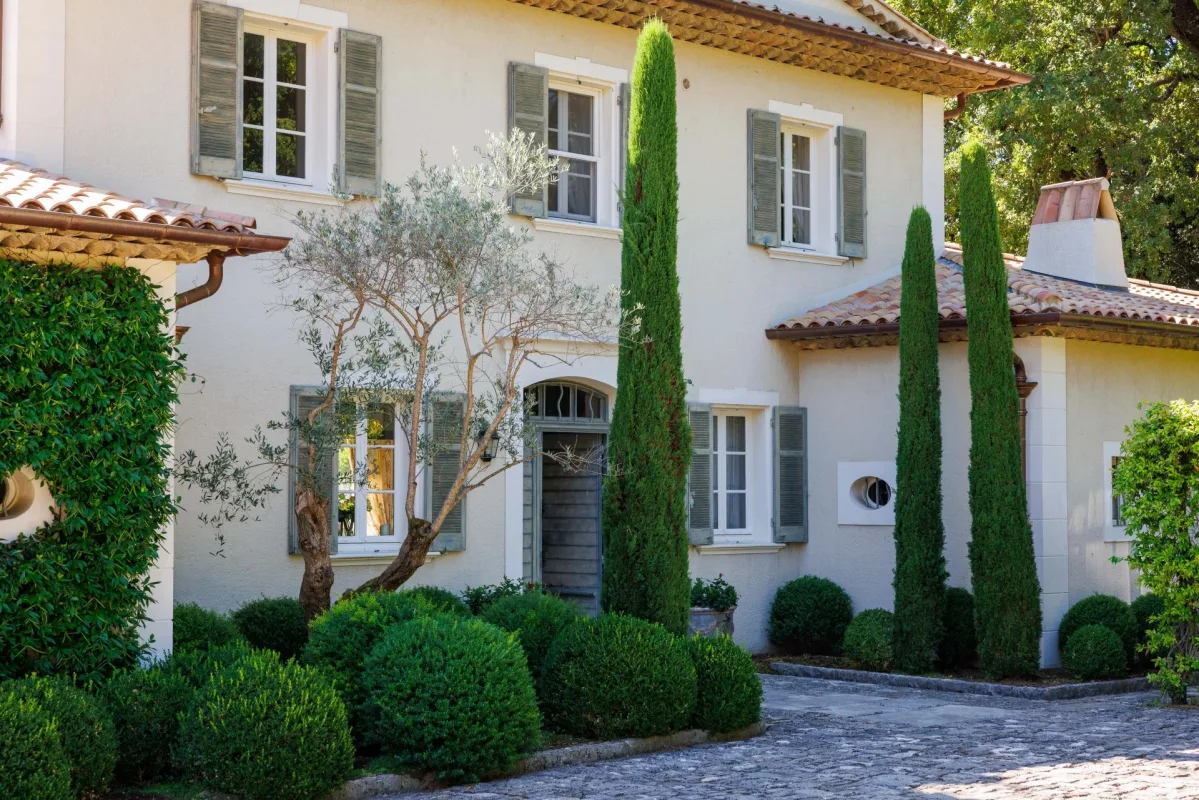 Prestigious Villa Grasse Saint-Mathieu – 1.1 Hectares, Pool & Tennis Court — 3