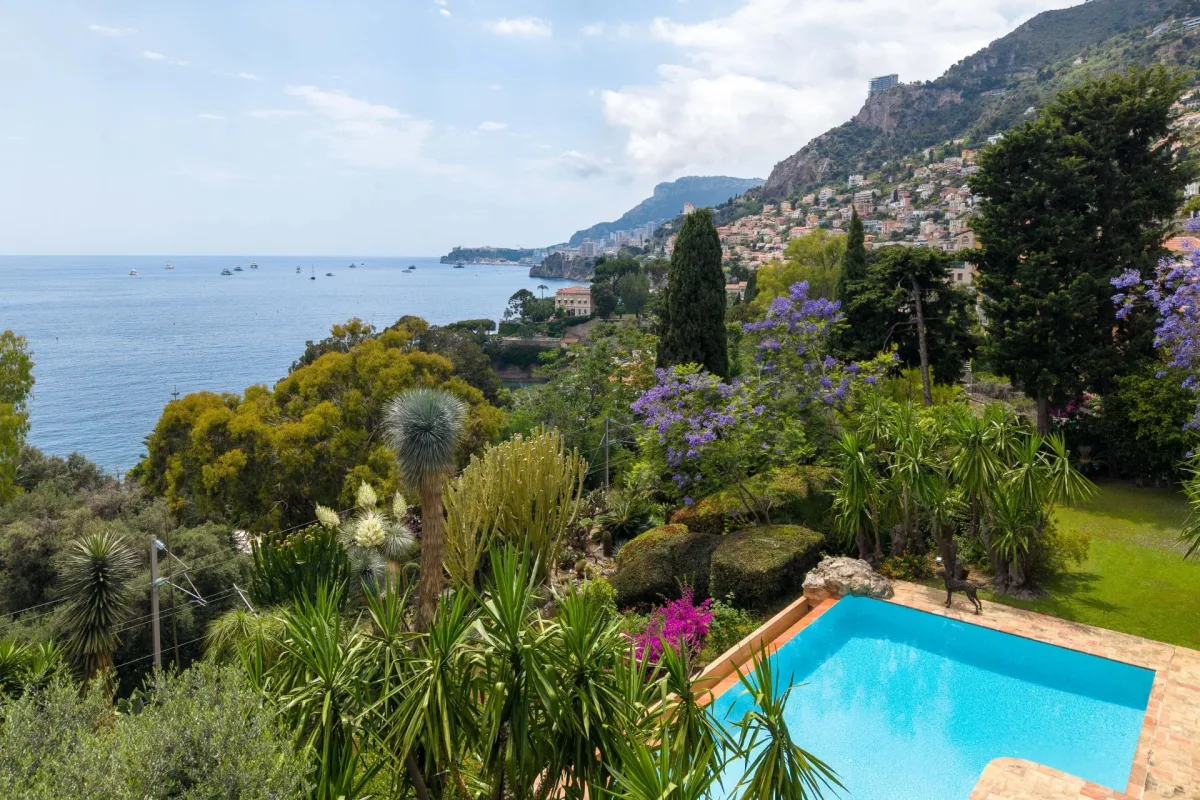 Prestigious Eighteenth-Century Villa Roquebrune-Cap-Martin with Mediterranean Views — 5