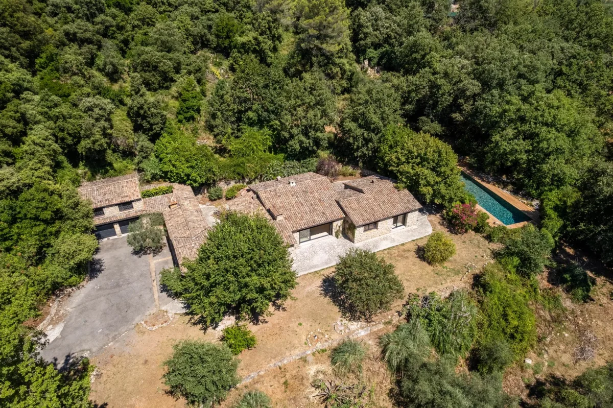 Prestigious Villa Le Tignet, 5 Bedrooms on 1.8 Hectares — 3