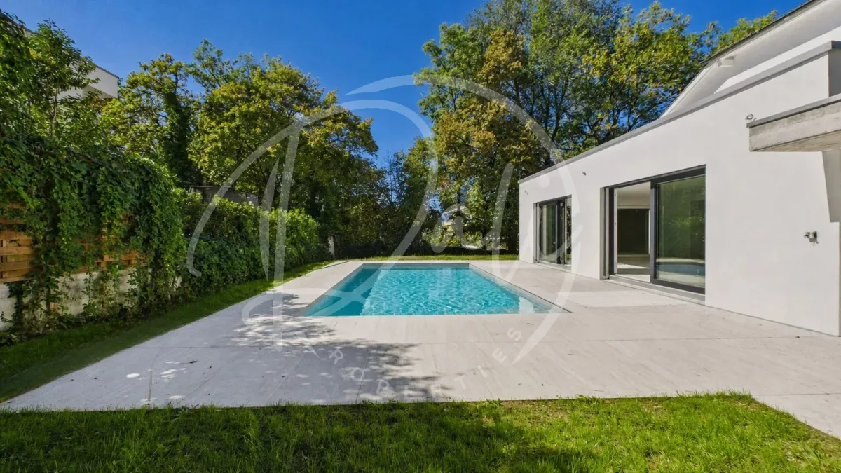 Prestigious Villa in Collonge-Bellerive, Entirely Renovated 2026 — 1