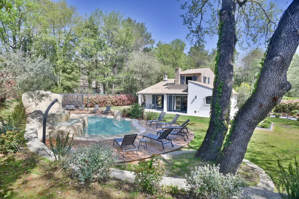 Prestigious Villa in Roquefort-les-Pins, 5 Bedrooms, Fully Renovated