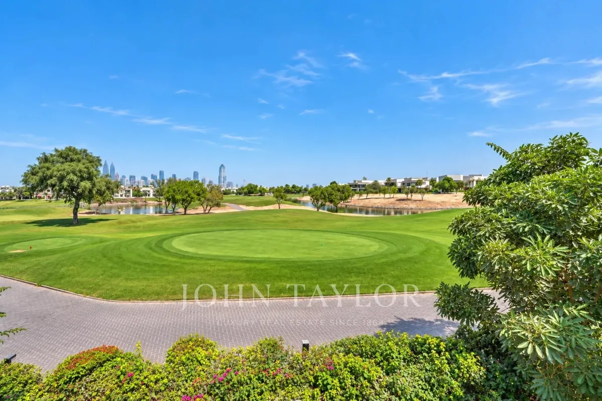 Prestige Corner Villa at Emirates Hills, Dubai — Private Pool — 2