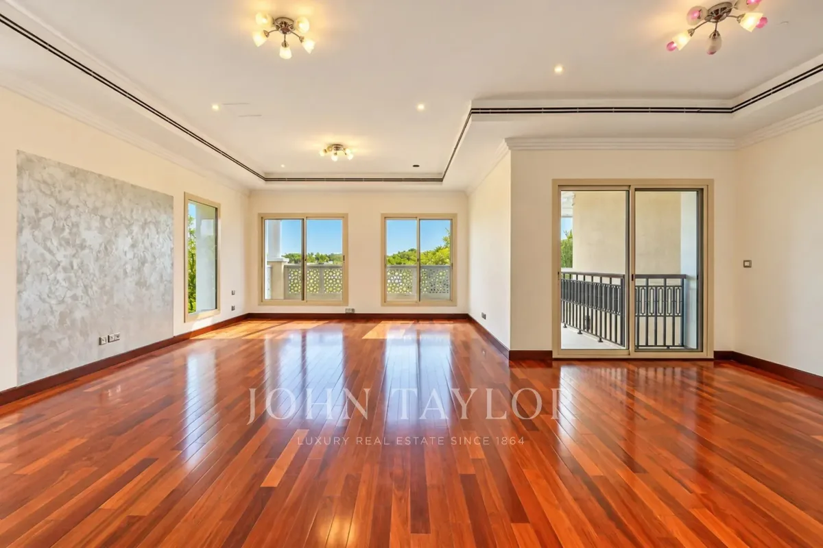 Prestige Corner Villa at Emirates Hills, Dubai — Private Pool — 3