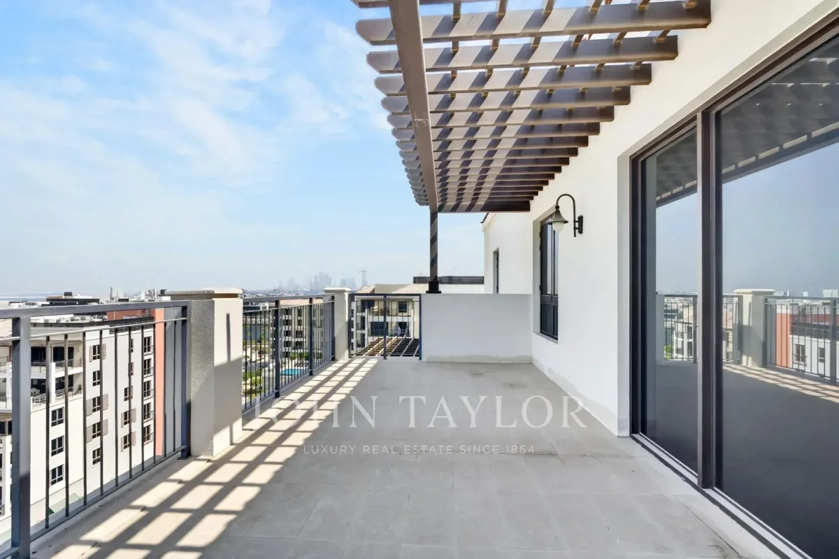 Exceptional Waterfront Penthouse in Jumeirah, Dubai — Prestigious Oceanfront Address — 3