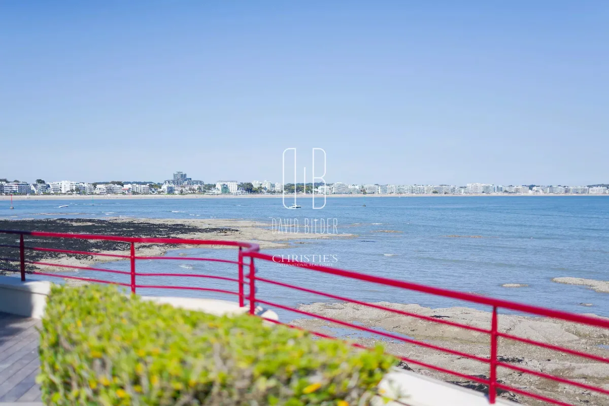 Exceptional Oceanfront Estate in Saint-Marc-sur-Mer — 4