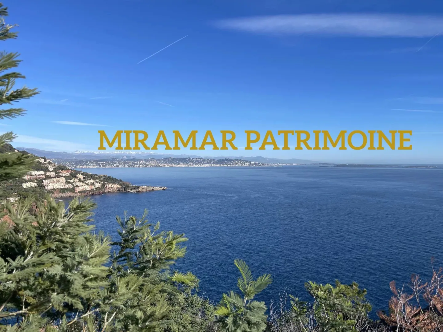 Luxury Villa with Panoramic Sea Views in Miramar — 1