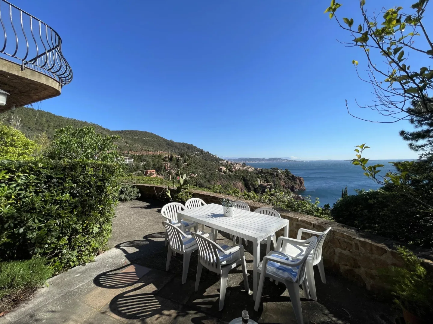 Luxury Villa with Panoramic Sea Views in Miramar — 4