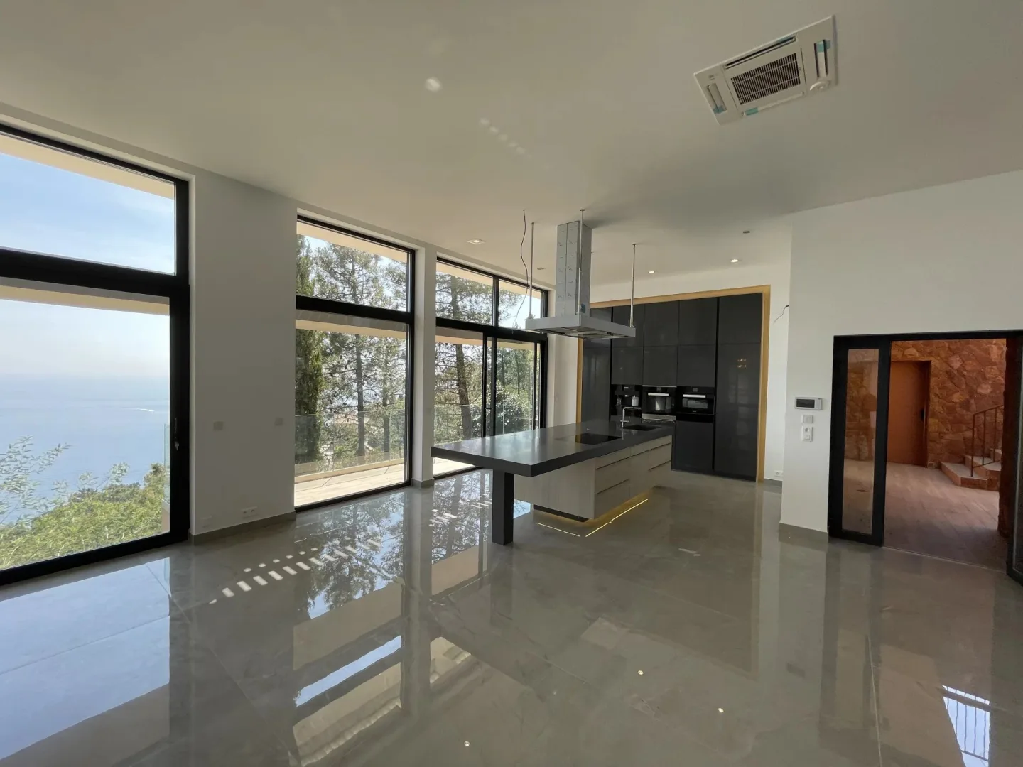 New Villa with Rooftop Pool and Panoramic Sea Views in Théoule-sur-Mer — 5