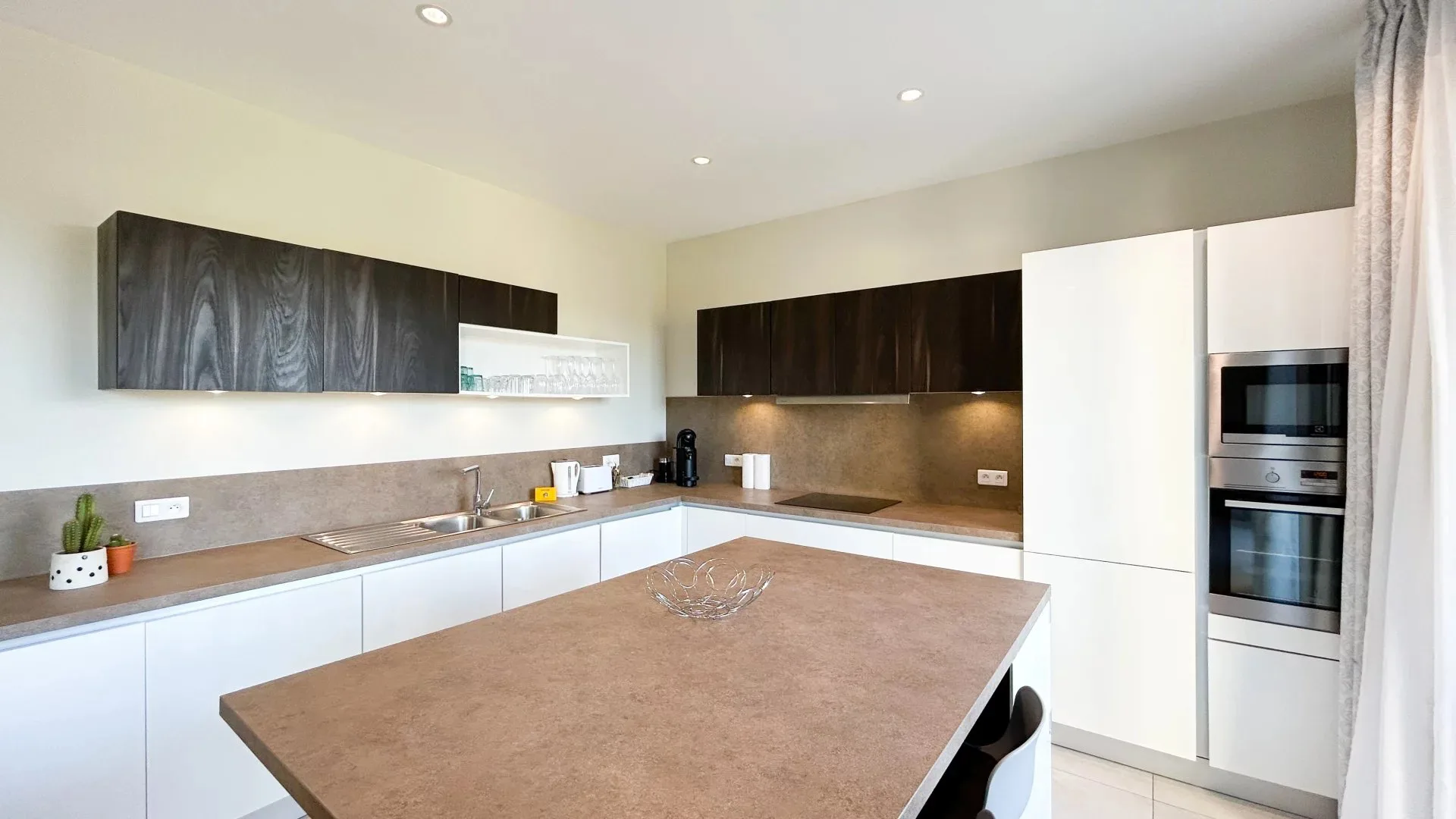 Prestige Apartment on the Croisette in Cannes — 4