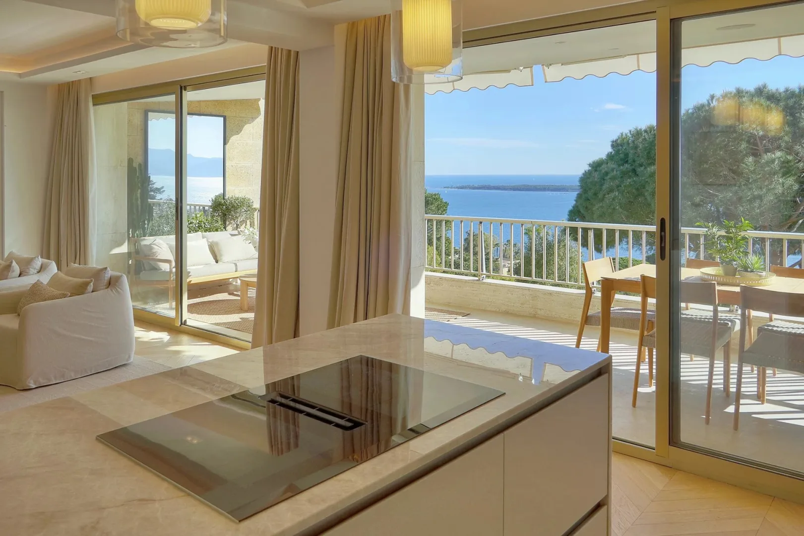Prestige Apartment with Sea Views in Cannes Californie — 3