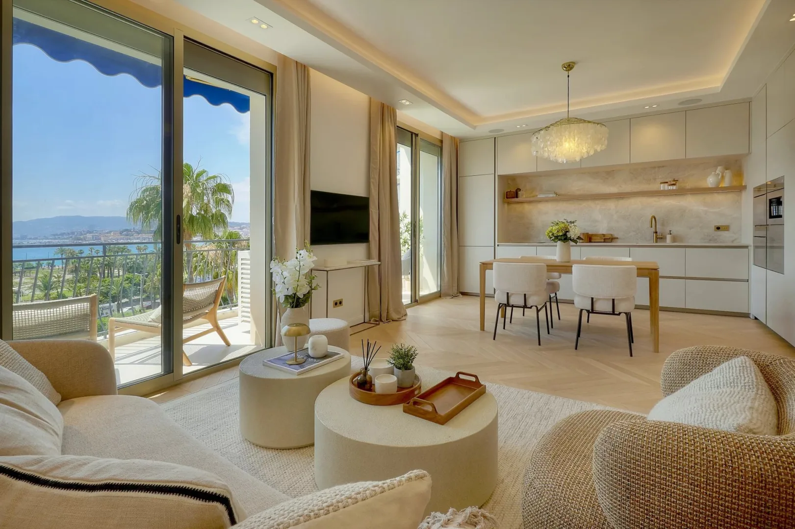 Prestige Apartment Facing the Sea in Cannes Croisette — 4