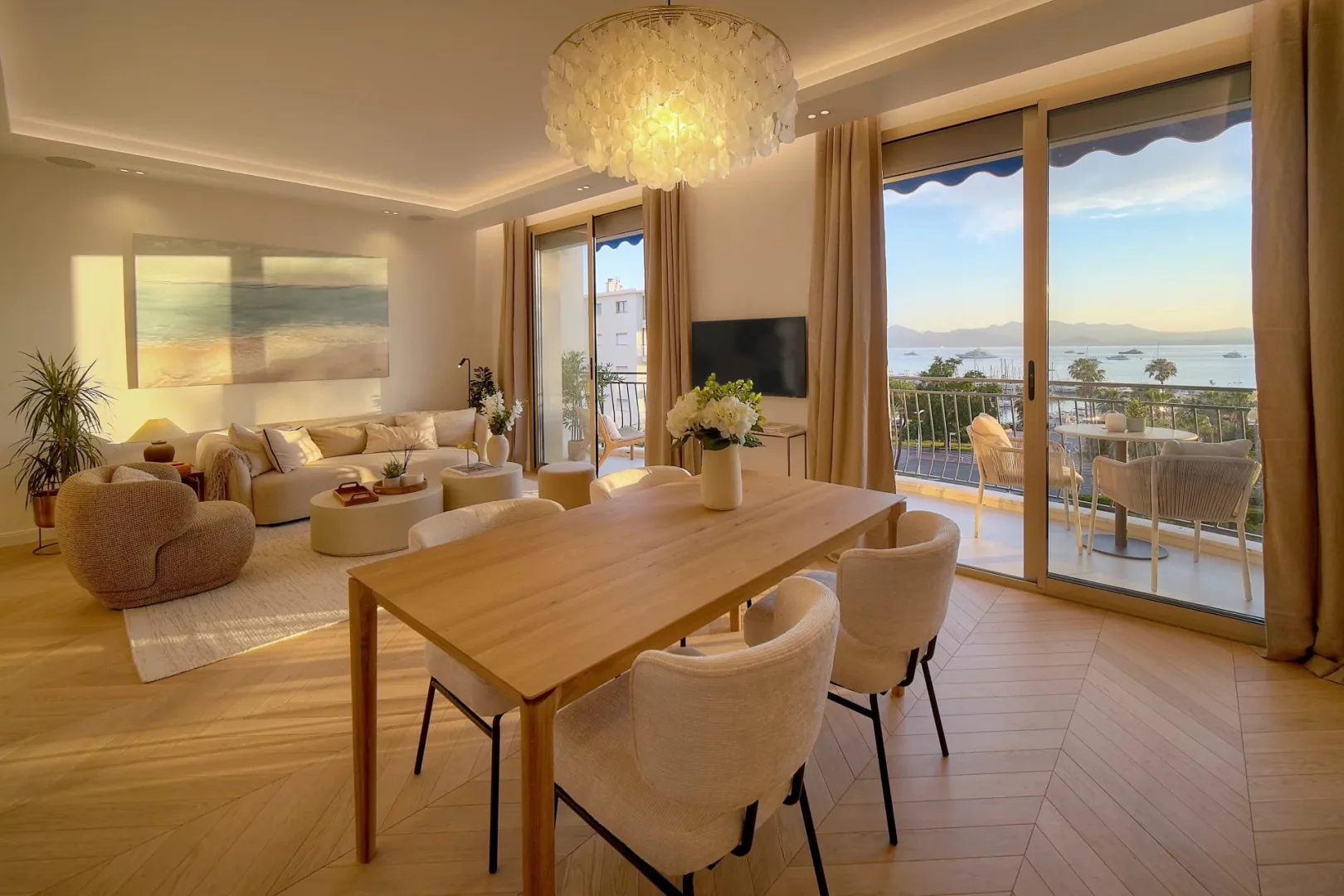Prestige Apartment Facing the Sea in Cannes Croisette — 5