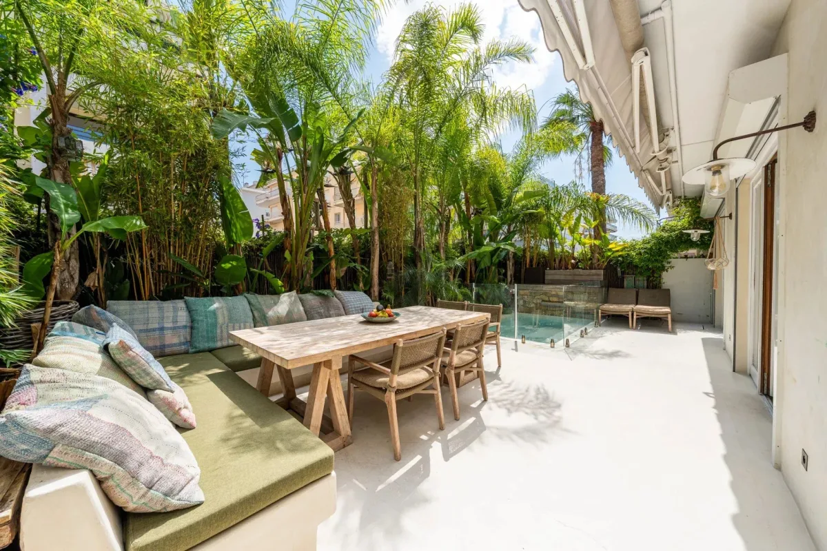 Prestige Apartment with Private Pool for Sale in Cannes — 3