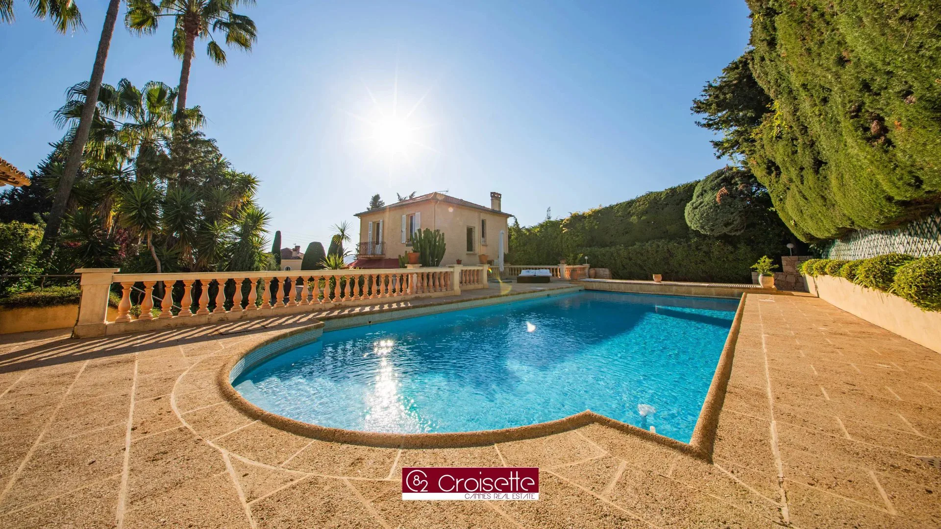 Prestige Villa in Le Cannet with Pool and Landscaped Garden — 1