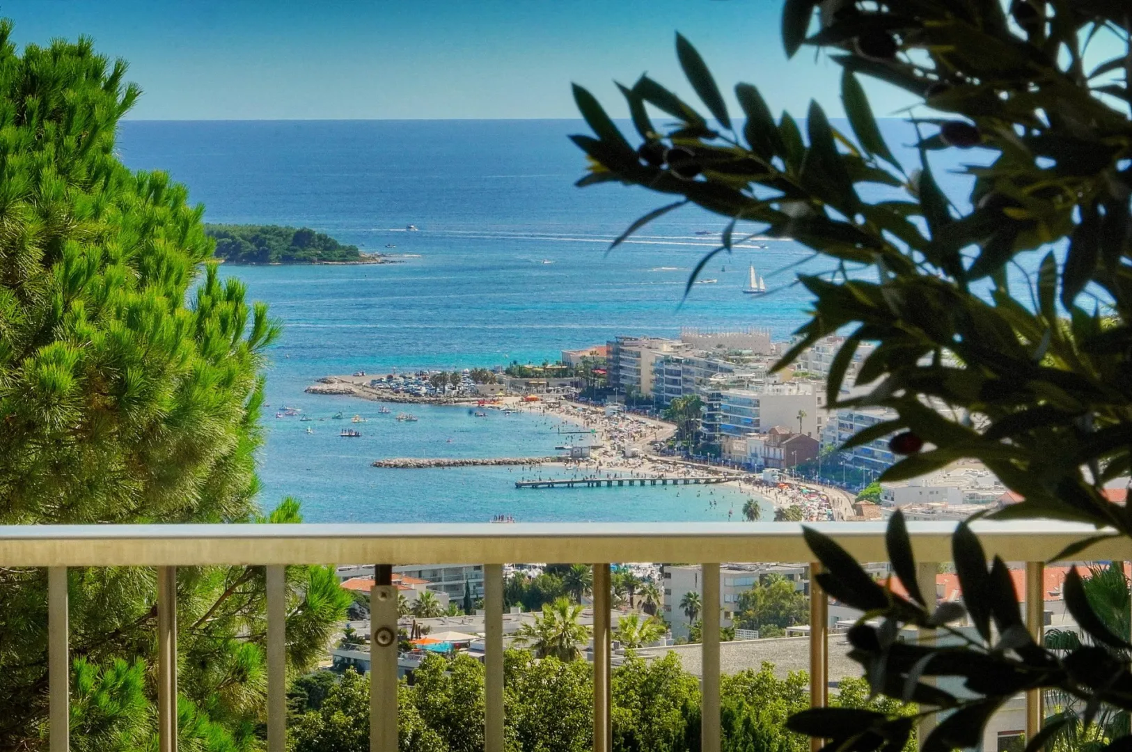 Luxury Apartment in Cannes Californie with Sea Views — 1