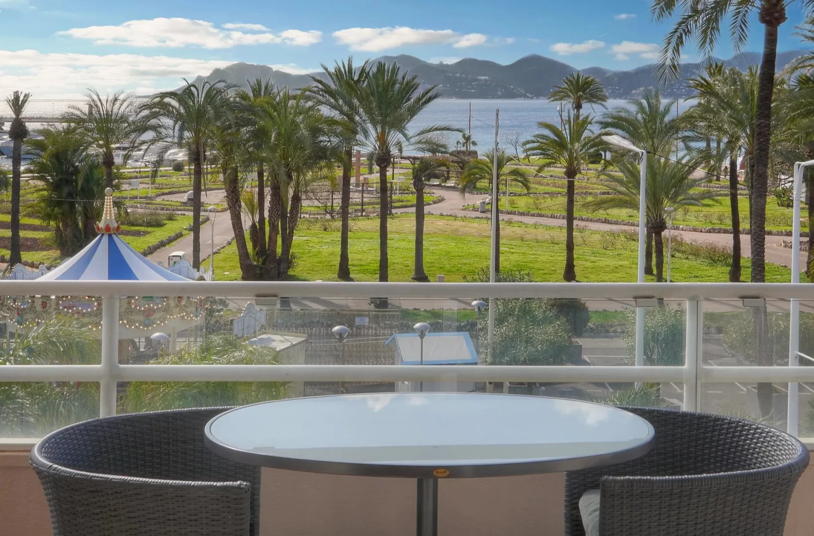 Prestige Apartment Facing the Sea on La Croisette in Cannes — 5