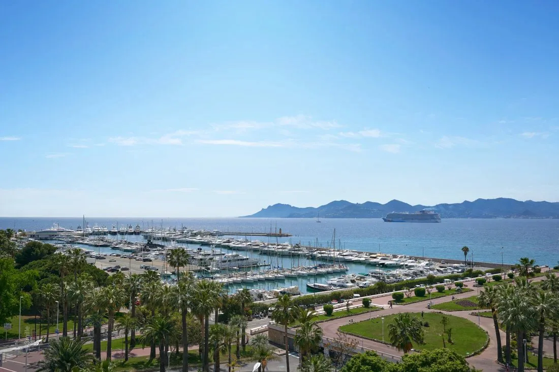 Prestigious Apartment on the Croisette with Sea Views — 2