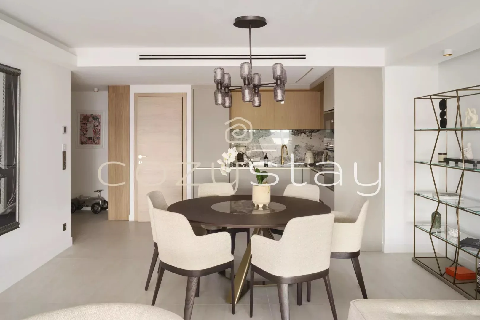 Prestige Apartment with Sea View in Cannes Palm Beach — 1