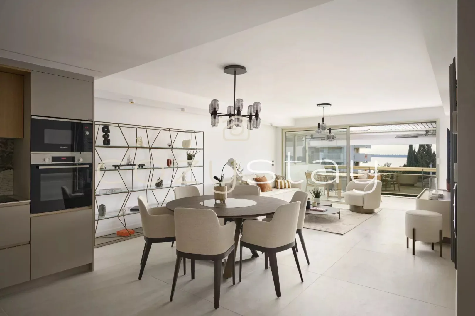 Prestige Apartment with Sea View in Cannes Palm Beach — 2