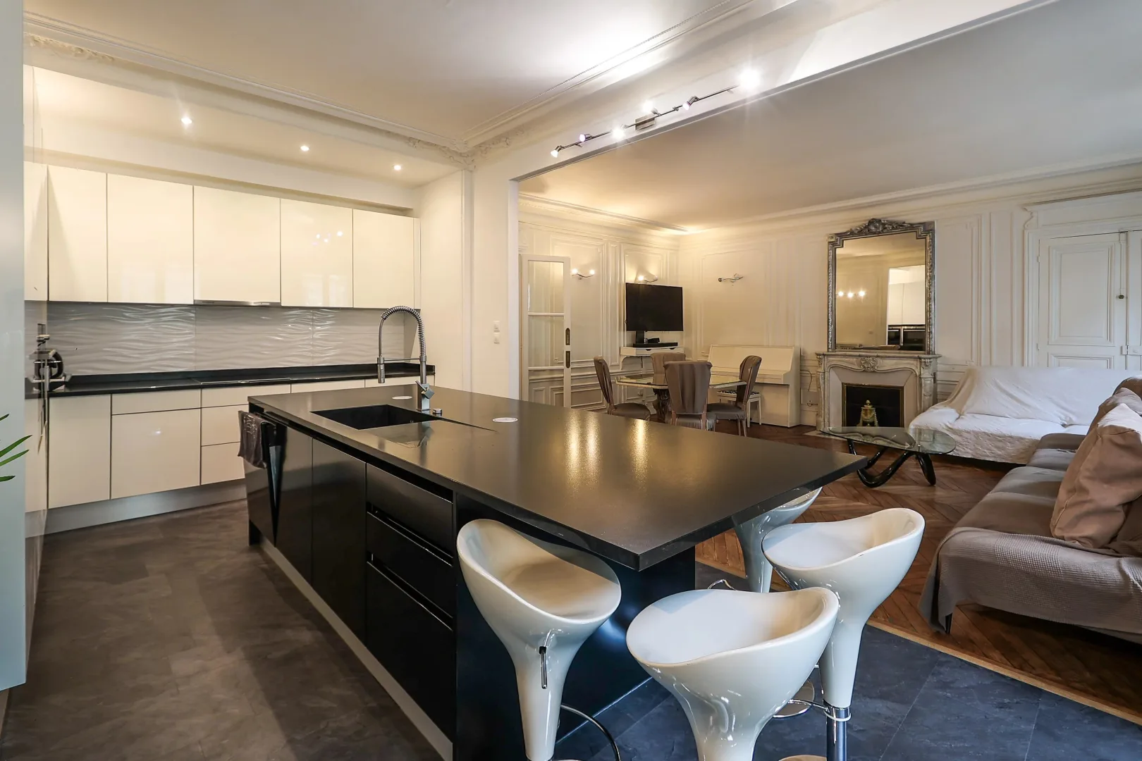 Prestigious 153 sqm Apartment in the Heart of Paris 9th — 2