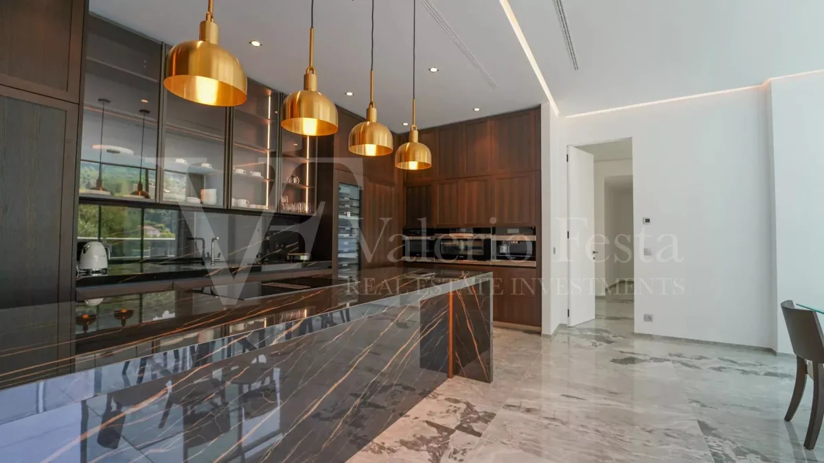 Contemporary Villa with Sea Views in Roquebrune-Cap-Martin — 4