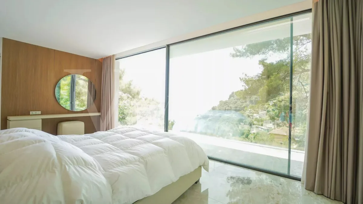 Contemporary Villa with Sea Views in Roquebrune-Cap-Martin — 5