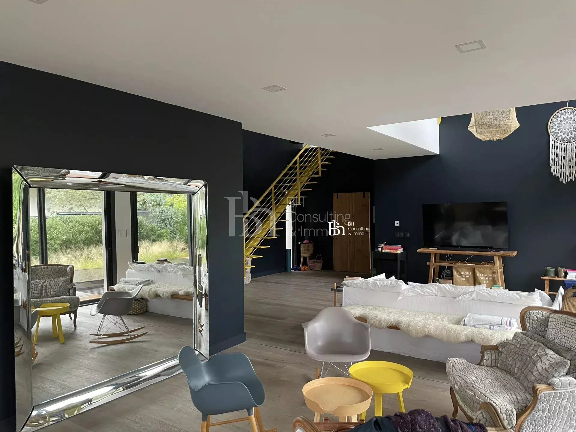 Prestigious Architect-Designed Villa in Pyla-sur-Mer — 1