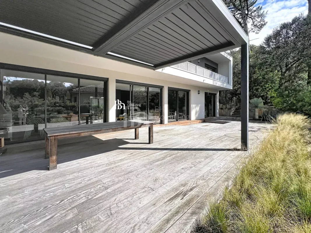 Prestigious Architect-Designed Villa in Pyla-sur-Mer — 3