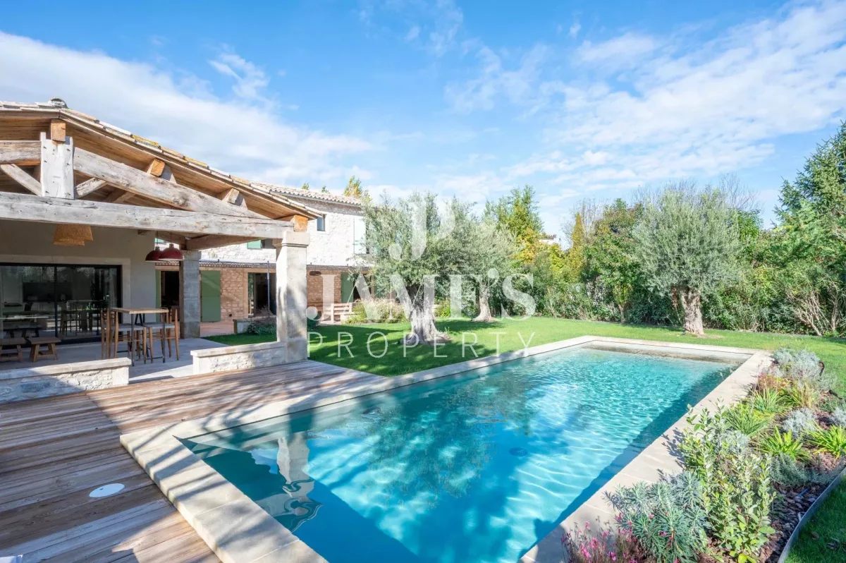 New stone house with swimming pool in Saint Rémy de Provence — 2