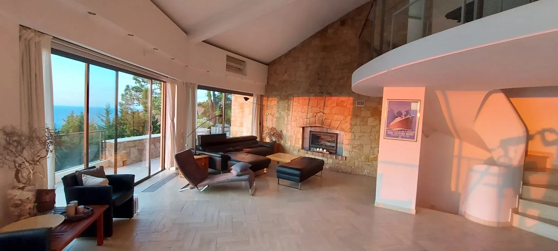 Architect-Designed Villa with Panoramic Sea Views in Théoule-sur-Mer — 5