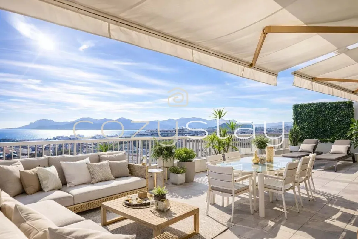Luxury Penthouse with Panoramic Sea Views in Cannes — 1