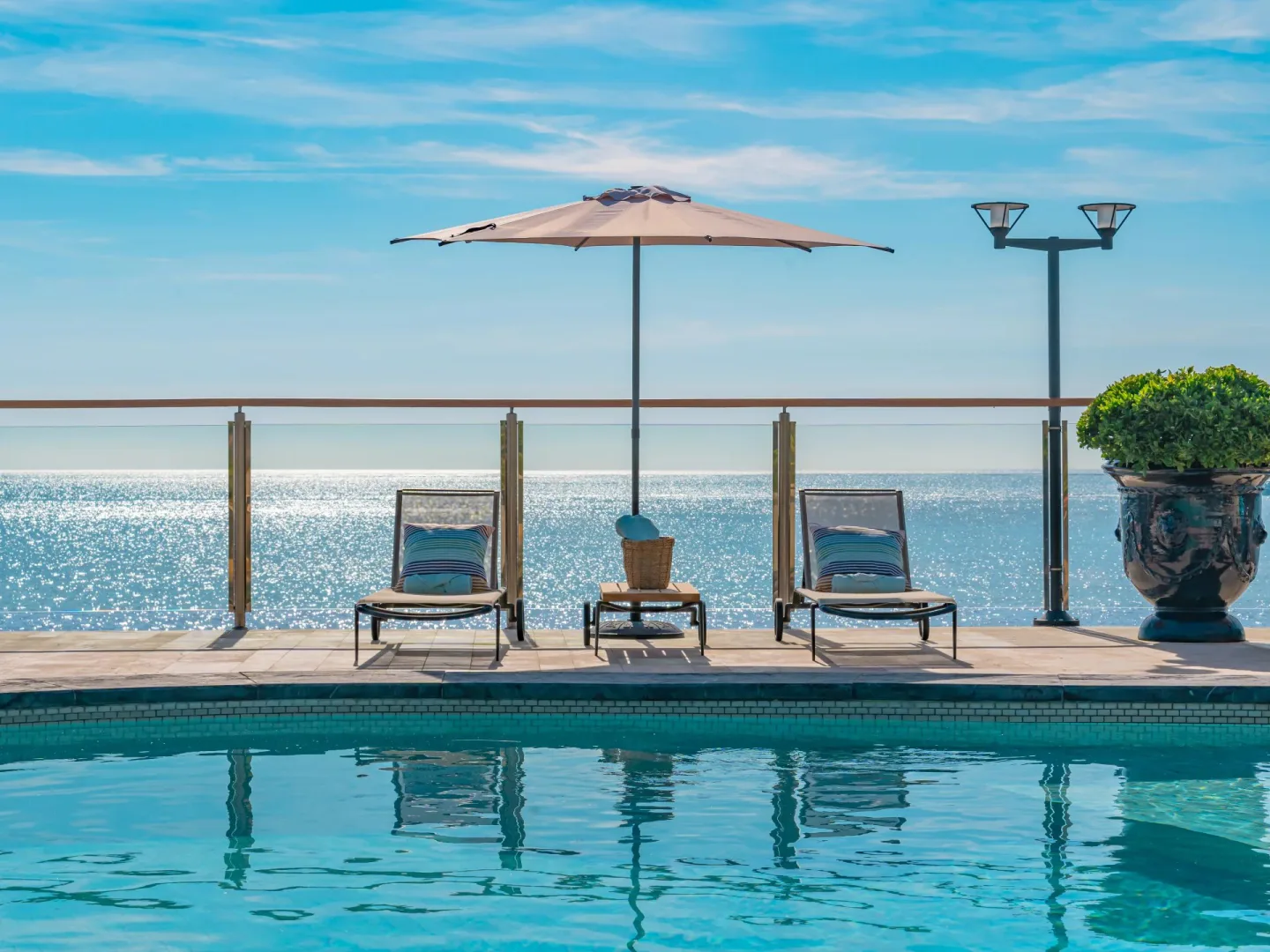 Waterfront Villa with Pool Between Saint-Raphaël and Le TrayasWaterfront villa 224 m² — 4