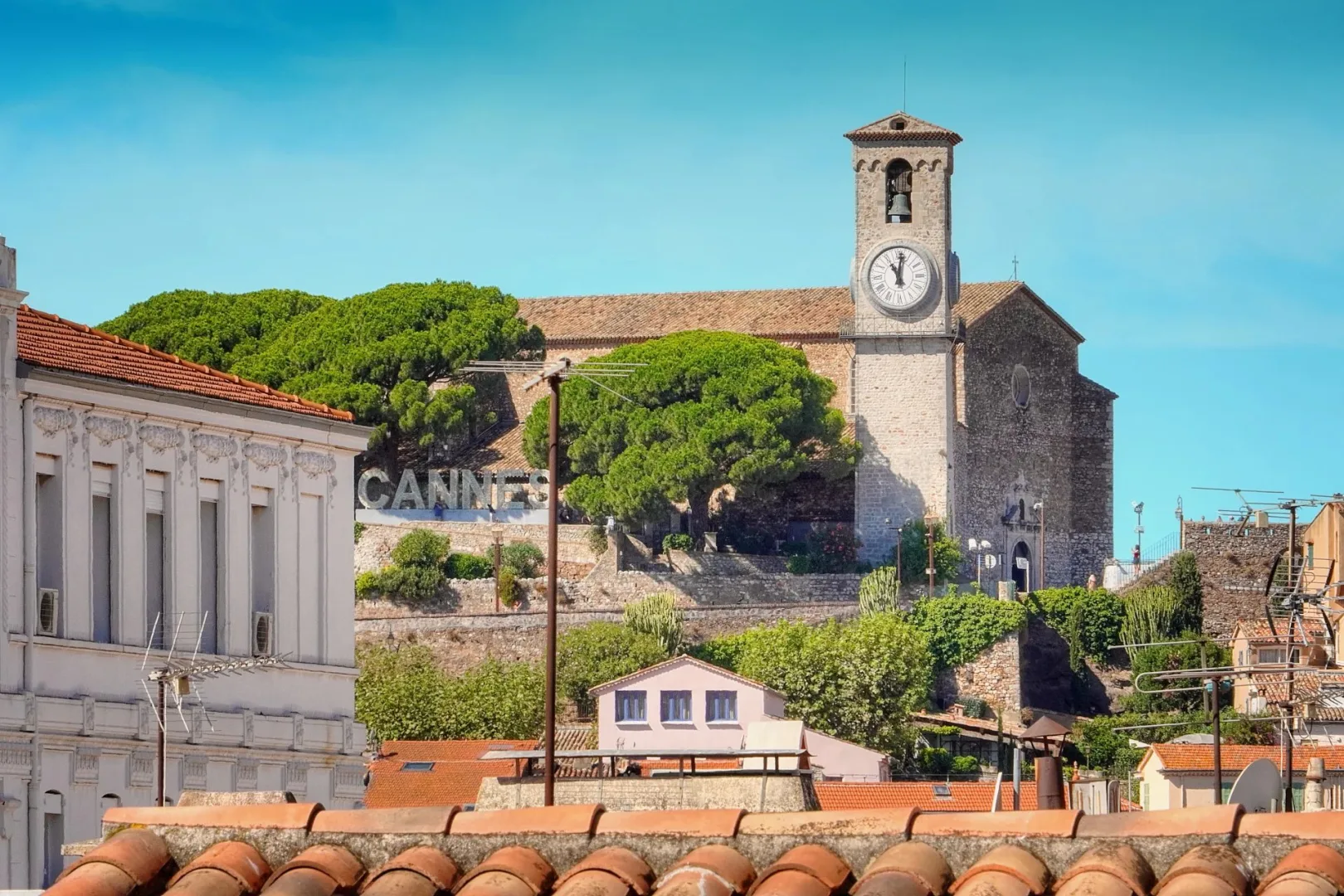 Prestigious Renovated Apartment Facing the Palais des Festivals — 5