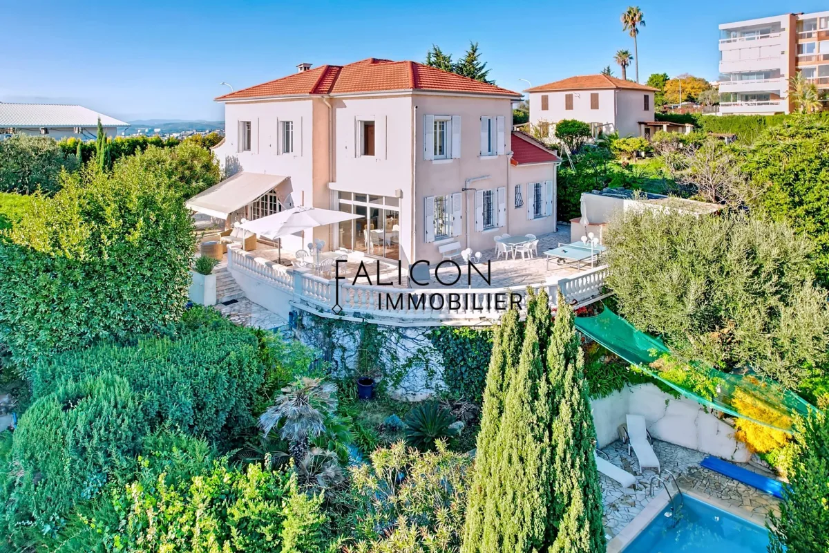 Period Villa with Panoramic Sea Views in Nice — 2