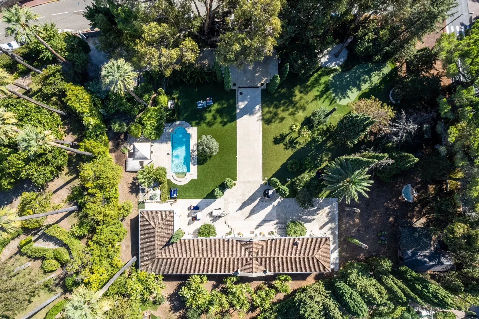 Exceptional Historic Estate in Cannes, Near the Beaches — 1