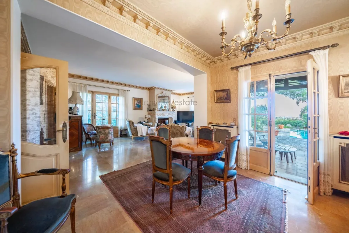 Prestige Villa with Sea Views in Vallauris — 4