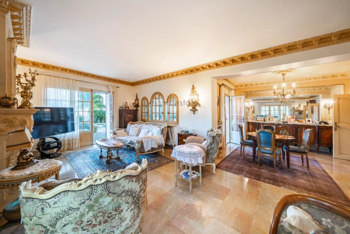 Prestige Villa with Sea Views in Vallauris — 5