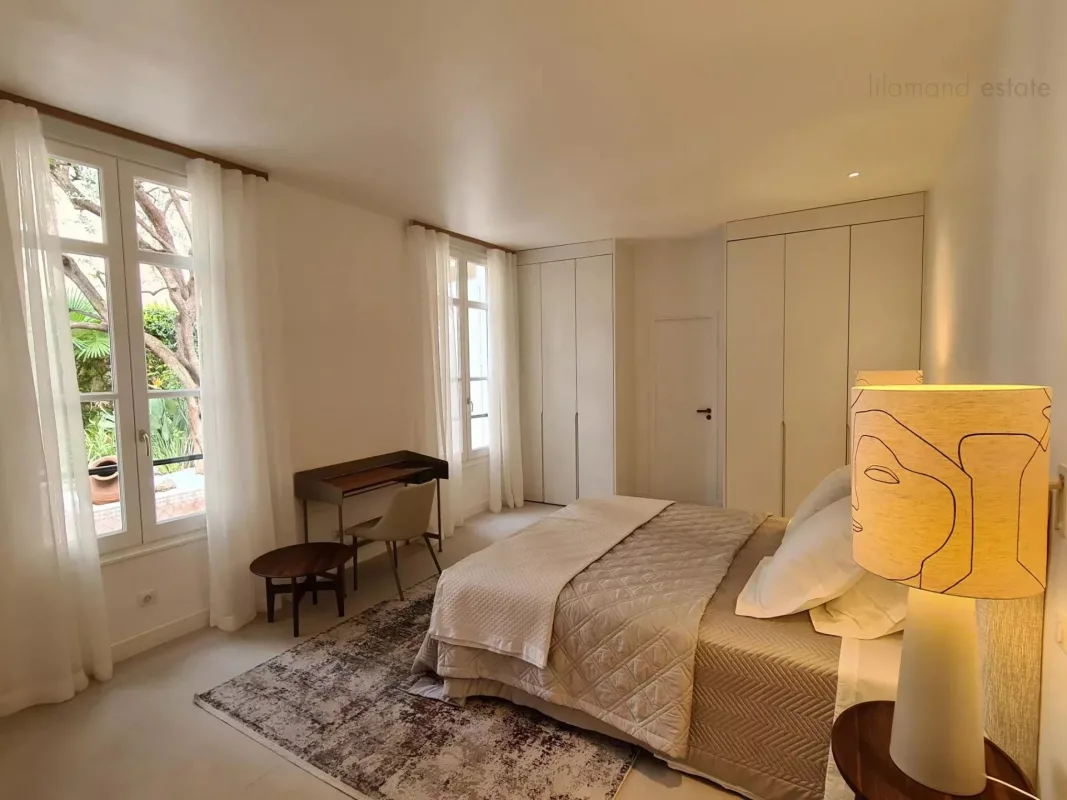 Luxury Villa with Private Garden in the Heart of Cannes — 4