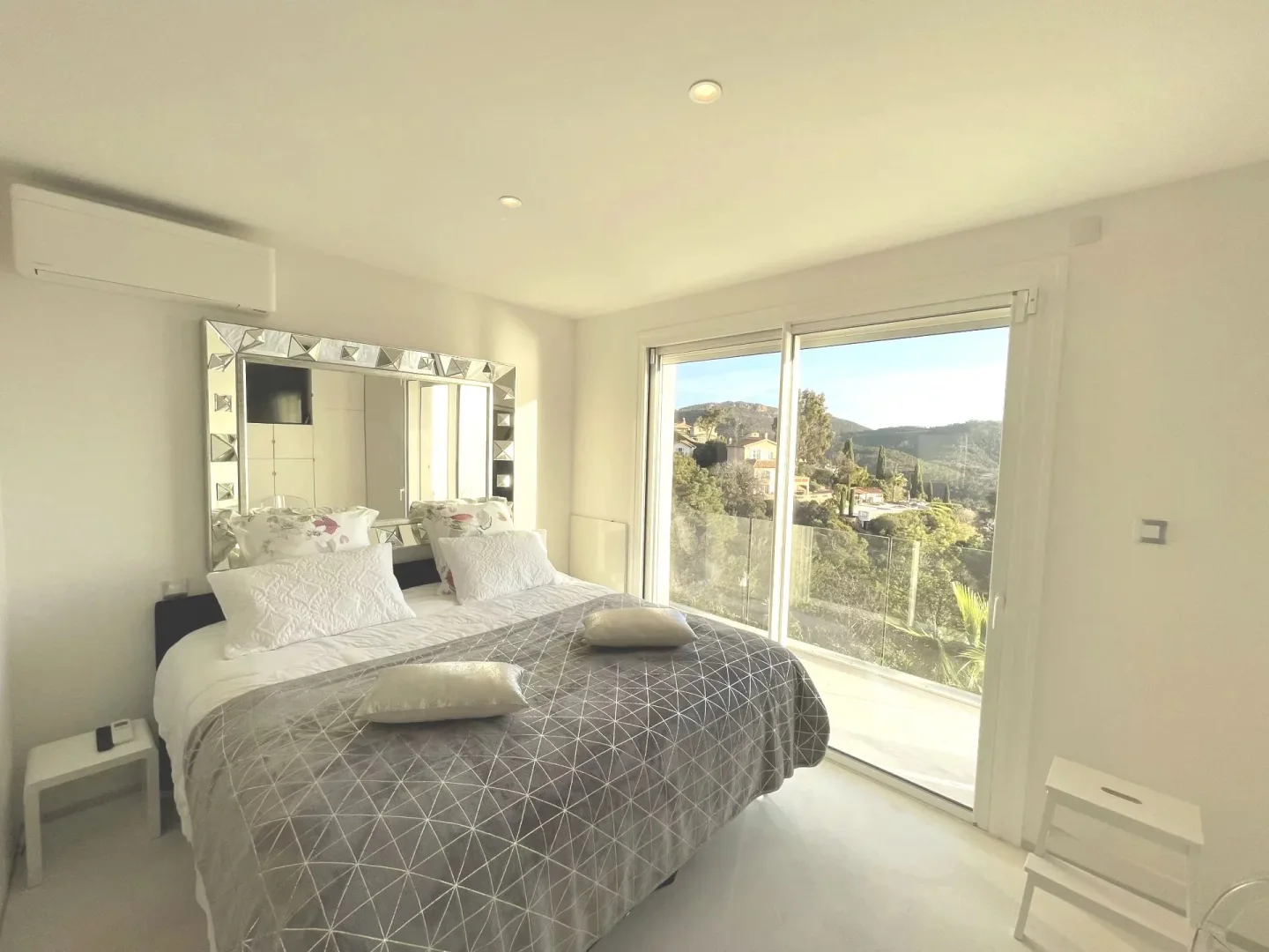 Prestige Villa with Panoramic Sea Views in Le Trayas — 5