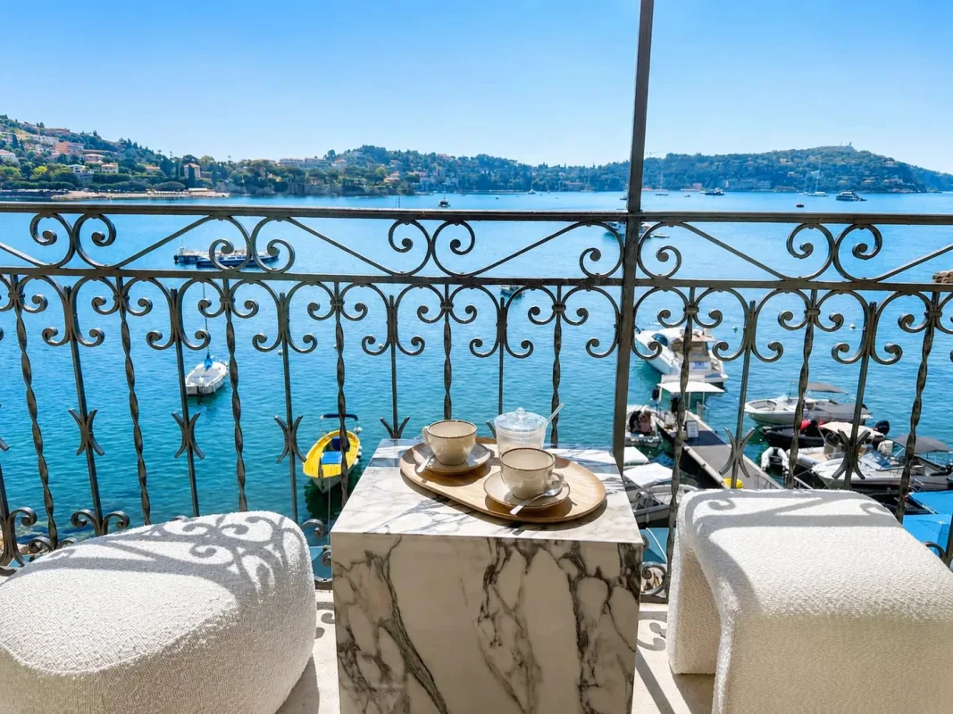 Luxury Apartment on the Seafront in Villefranche-sur-Mer — 1