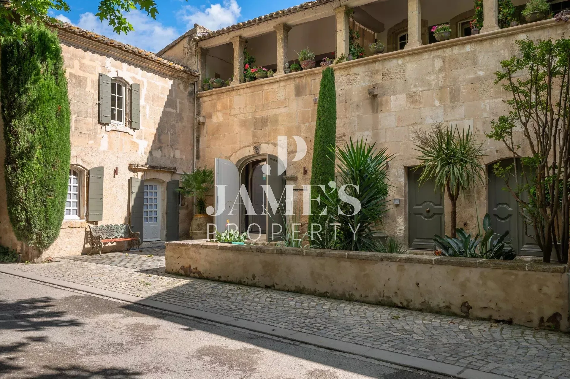 Prestigious Property in the Heart of Paradou, Alpilles — 2