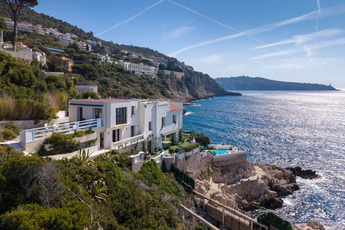 Waterfront Villa in Nice with Bay of Angels Views — 2