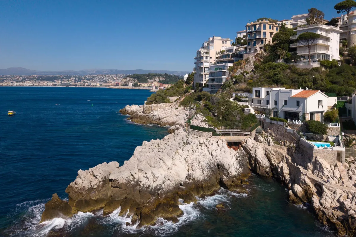 Waterfront Villa in Nice with Bay of Angels Views — 3