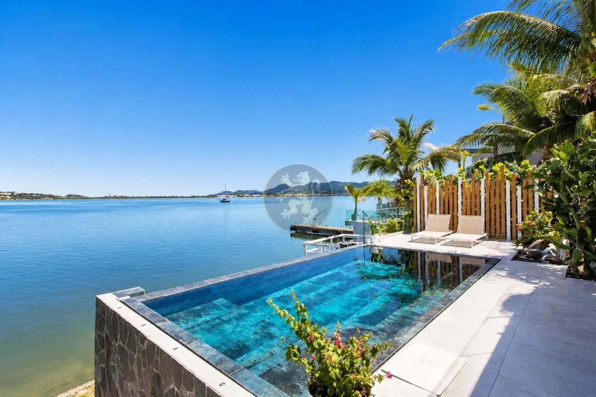 Luxury Villa with Lagoon Access in Cupecoy — 3