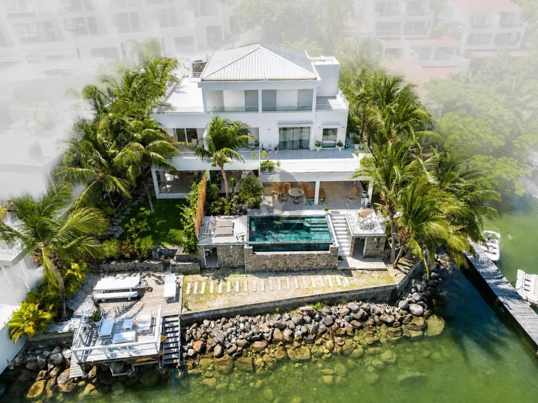 Luxury Villa with Lagoon Access in Cupecoy — 4