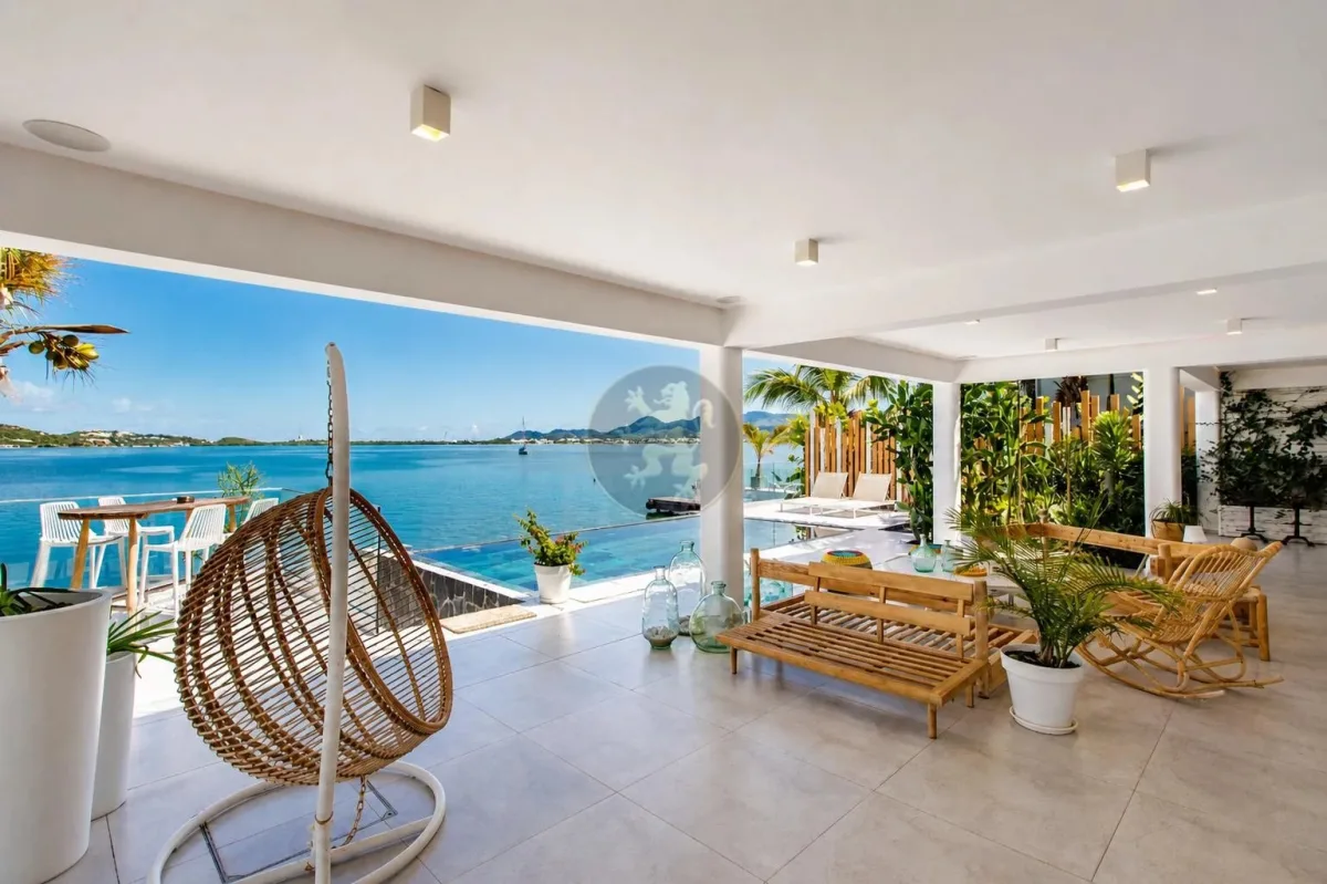 Luxury Villa with Lagoon Access in Cupecoy — 1
