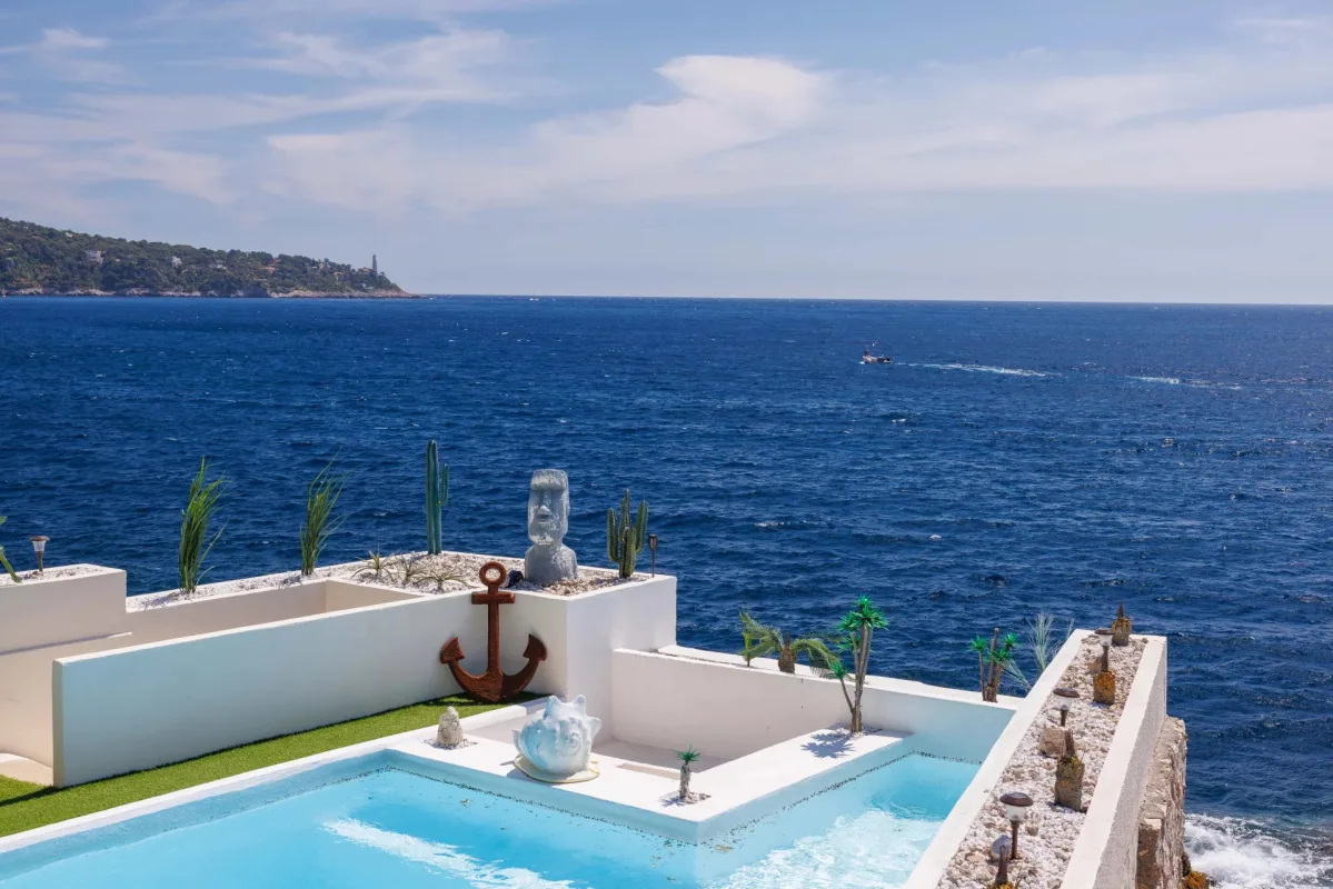 Waterfront Villa in Nice with Bay of Angels Views — 5