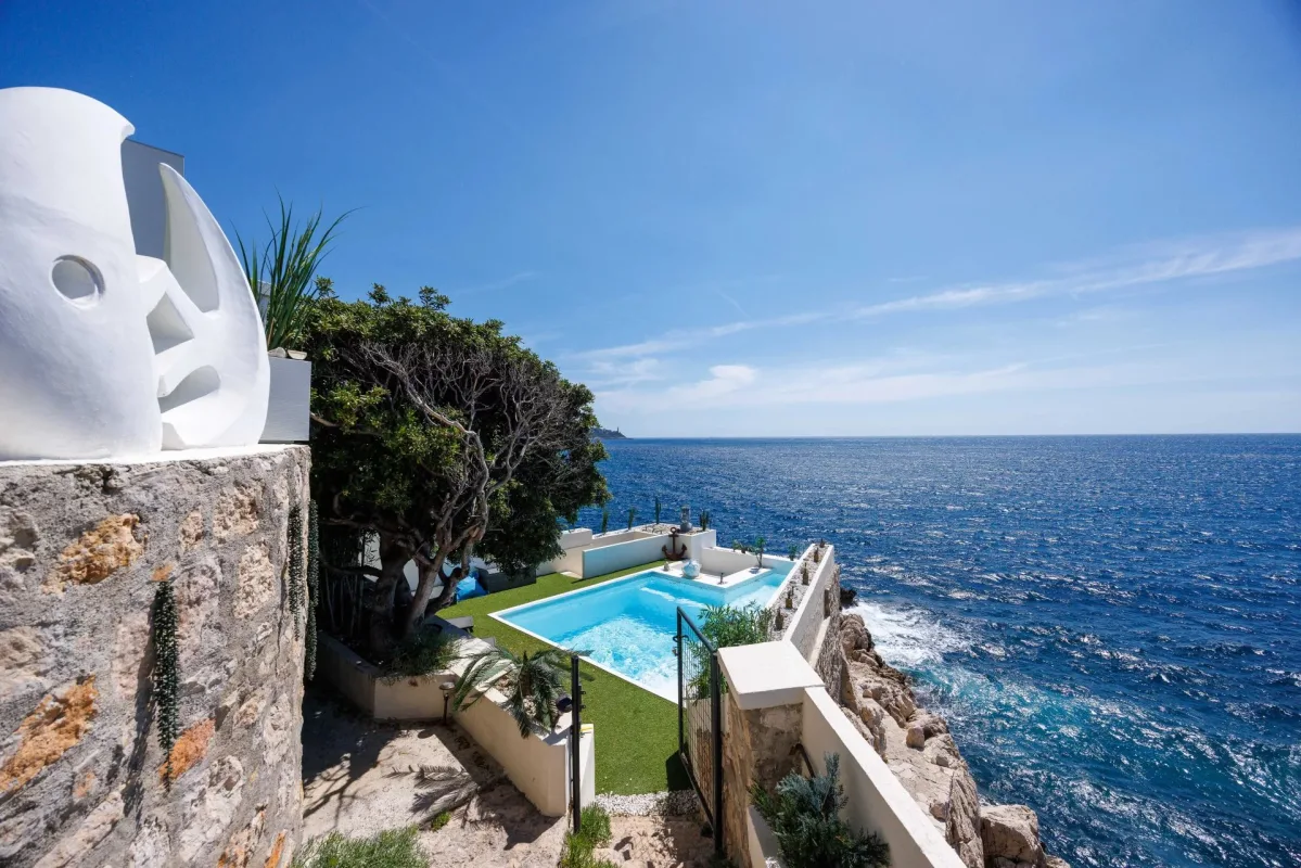 Waterfront Villa in Nice with Bay of Angels Views — 1