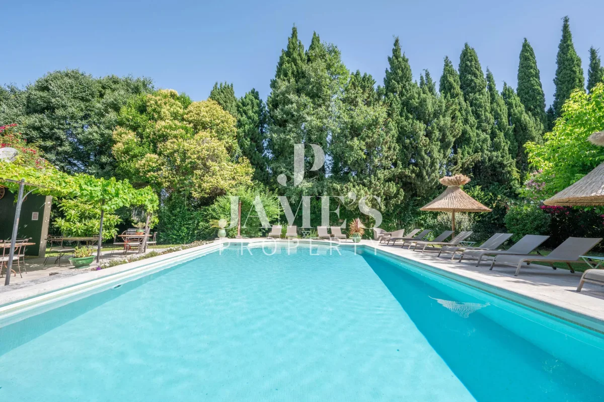 Luxury Provençal Property in Saint-Rémy-de-Provence — 4